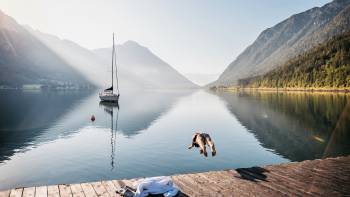 Sprung in den Achensee