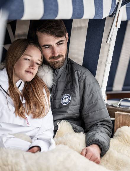 Paarzeit im Strandkorb am Achensee