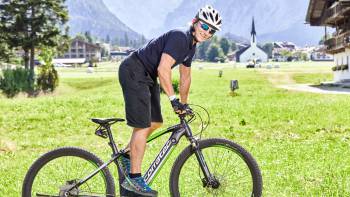 Biker im Grünen