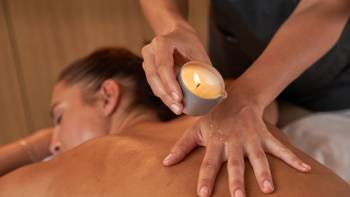 Massagekerze-Anwendung