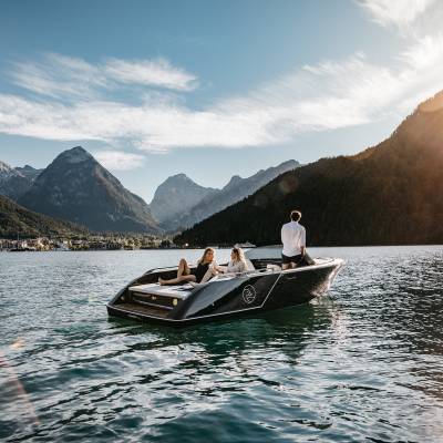 Ausflug mit dem Motorboot auf Achensee