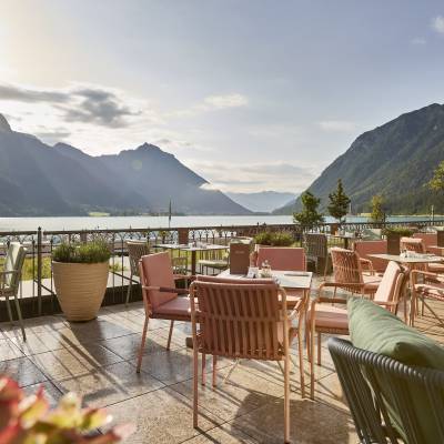 Entners Frühstück-Terrasse mit Blick auf den Achensee