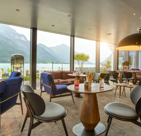 Entners Lounge mit Blick auf den Achensee