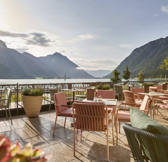 Entners Frühstück-Terrasse mit Blick auf den Achensee